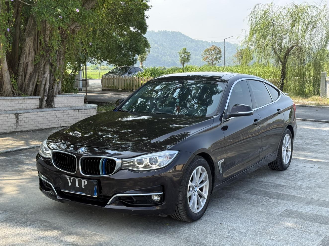 BMW 3 Series GT 2014 320i Leading