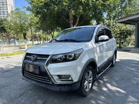 BAIC Huansu S3 2016 S3L 1.5L МКПП Премиум