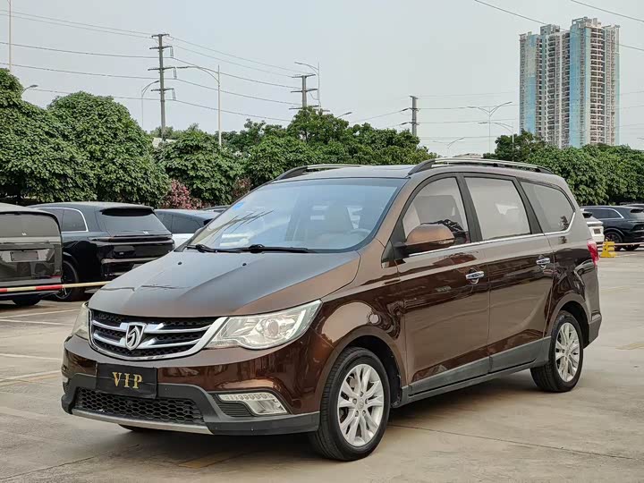 Baojun 730 2014 1.5L МКПП hao hua dao hang ESP ban 7 seats