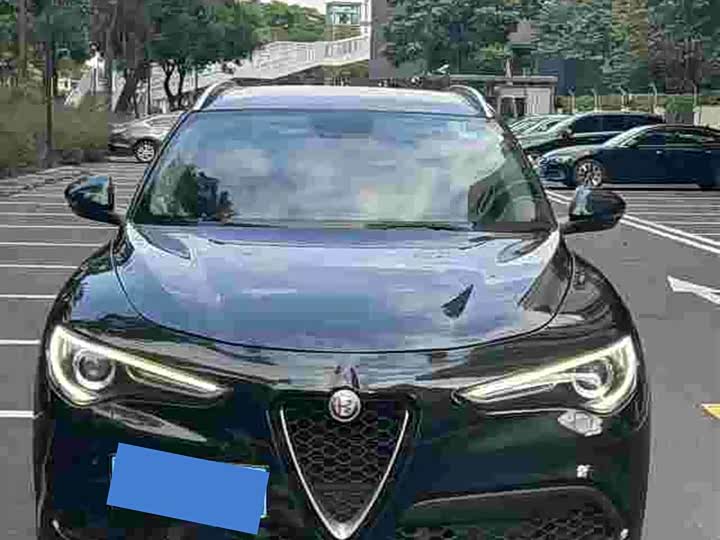 Alfa Romeo Stelvio 2017 2.0T 200HP jing ying ban