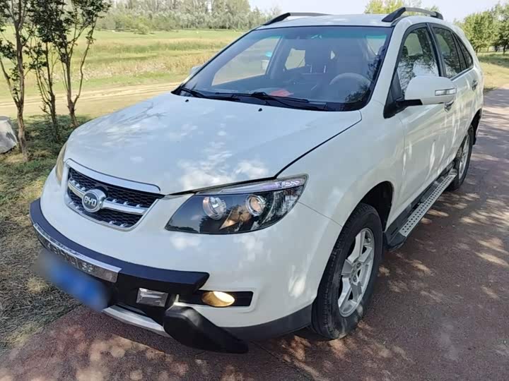 BYD S6 2014 2.0L МКПП Люкс 5 seats