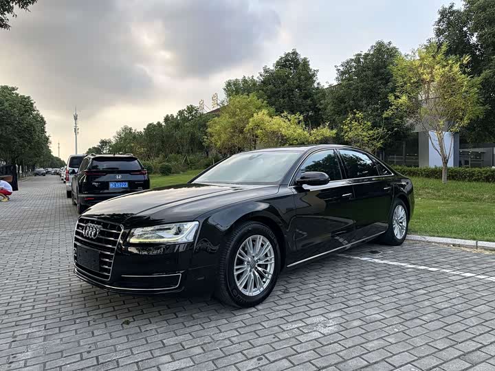 Audi A8 2014 A8L 45 TFSI quattro Комфорт