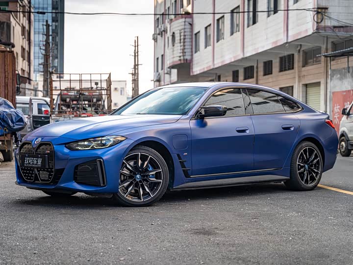 BMW i4 2022 M5 0