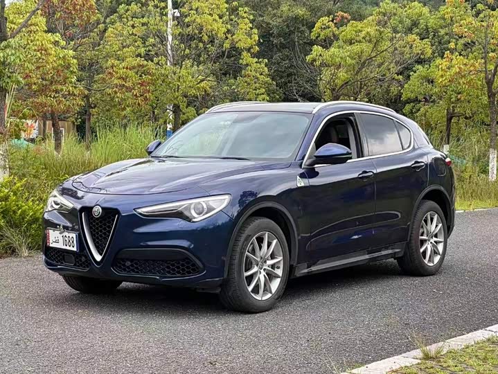 Alfa Romeo Stelvio 2017 2.0T 200HP Luxury