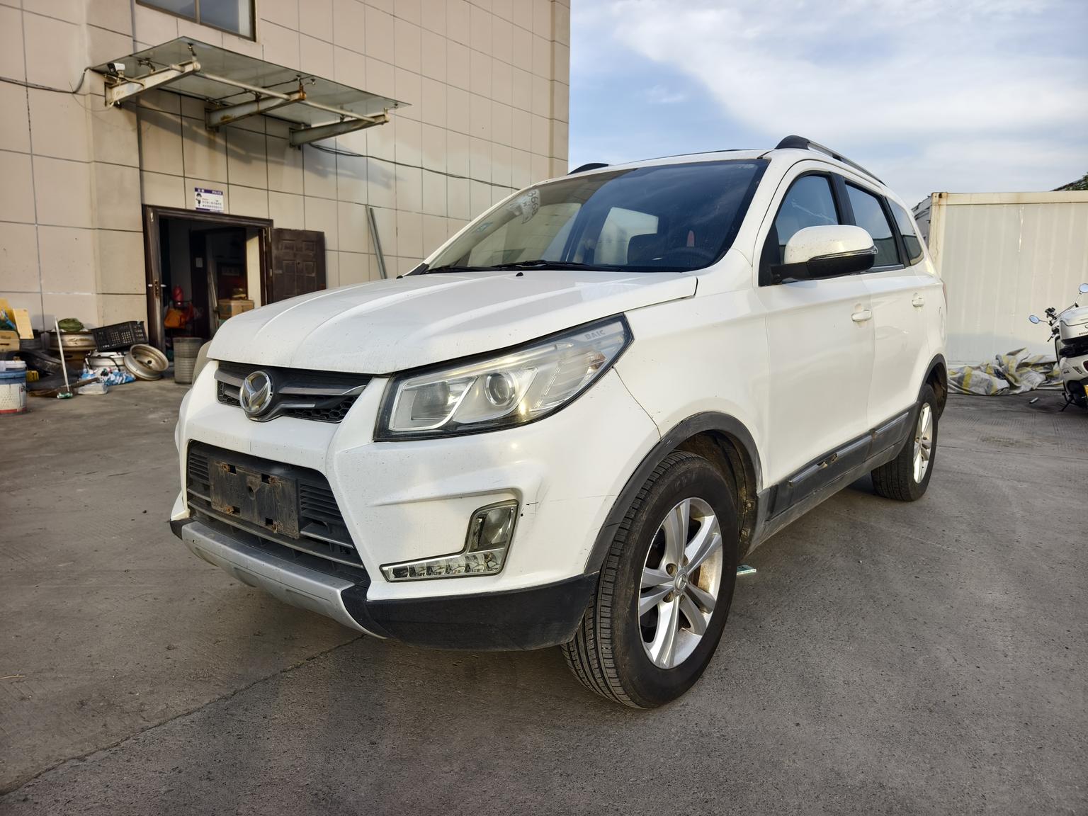 BAIC Huansu S3 2016 1.5L МКПП ji ben xing guo IV