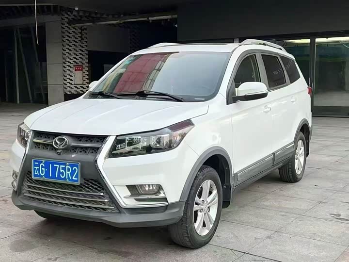 BAIC Huansu S3 2016 S3L 1.5L МКПП Премиум