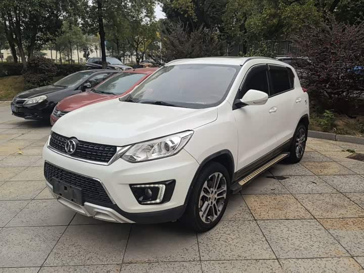 BAIC Senova X35 2016 1.5L АКПП Luxury