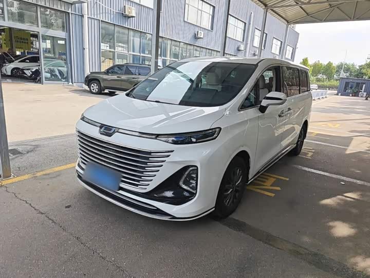 Bestune M9 2023 2.0T zhi zun xing
