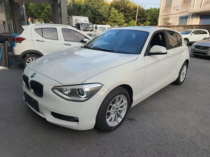 BMW 1 Series 2013 gai 118i Leading