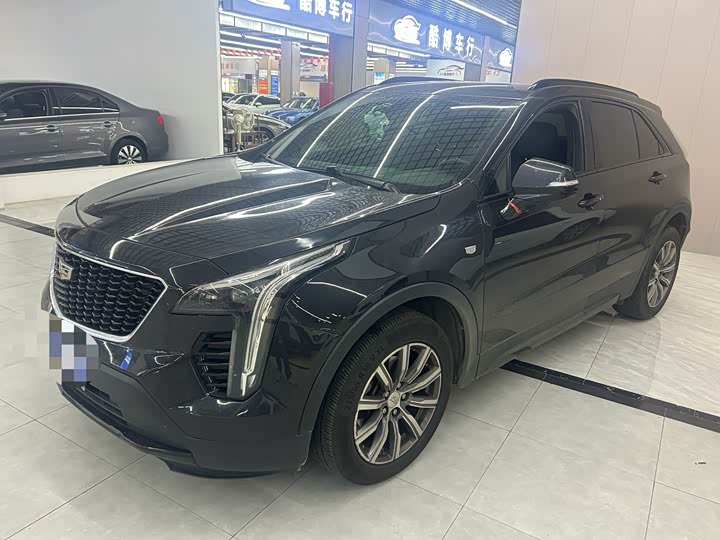 Cadillac XT4 2018 28T liang qu hao hua Sport