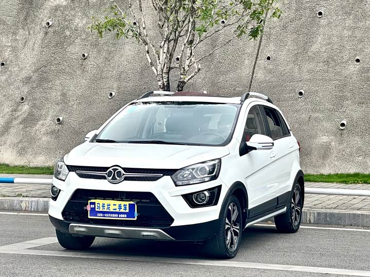 BAIC Senova X25 2015 1.5L МКПП Elite