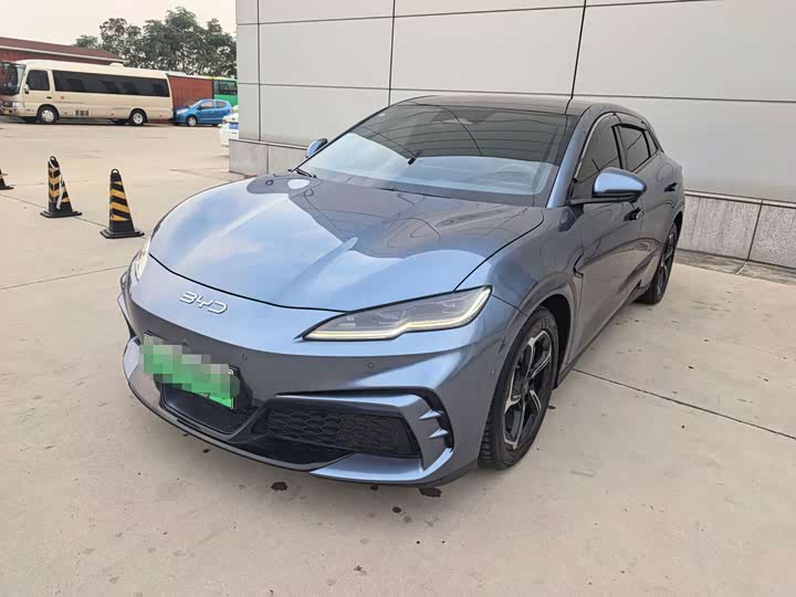 BYD Seal 06GT 2025 605 re lang ban