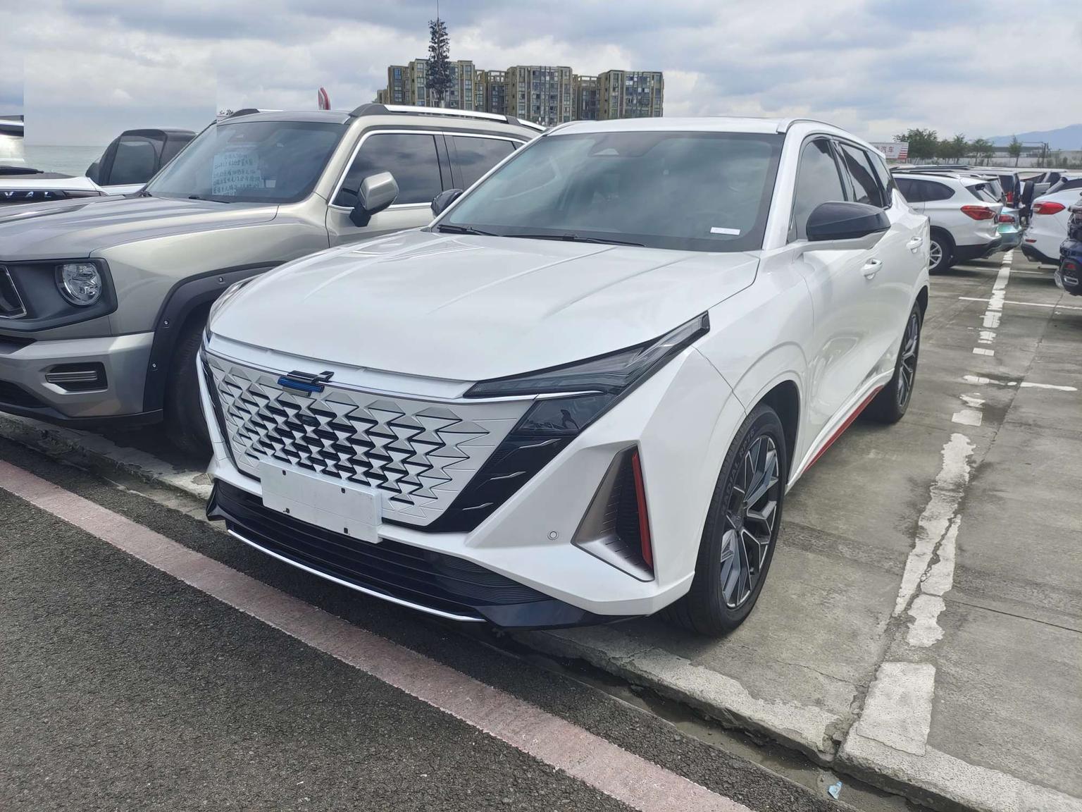 Changan Oshan Z6 2023 lan jing 1.5T DCT zhi ling xing