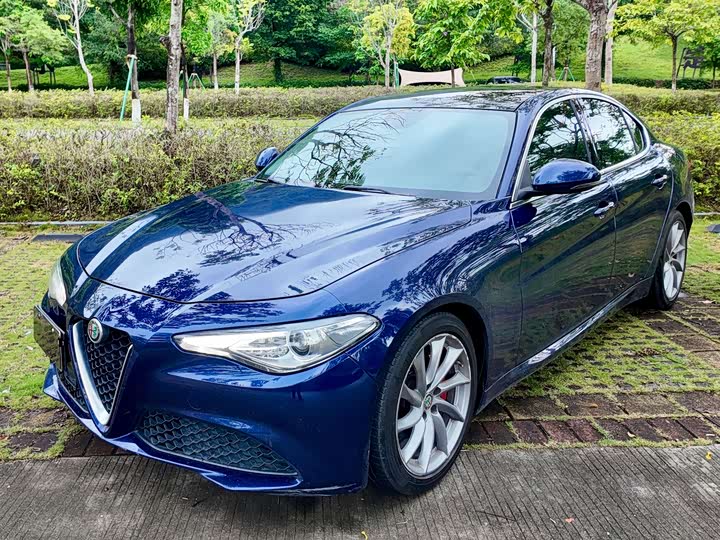 Alfa Romeo Giulia 2017 2.0T 200HP Luxury