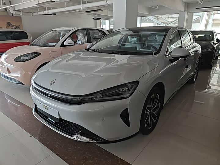 Baojun xiang jing 2025 cha hun 140km biao zhun ban