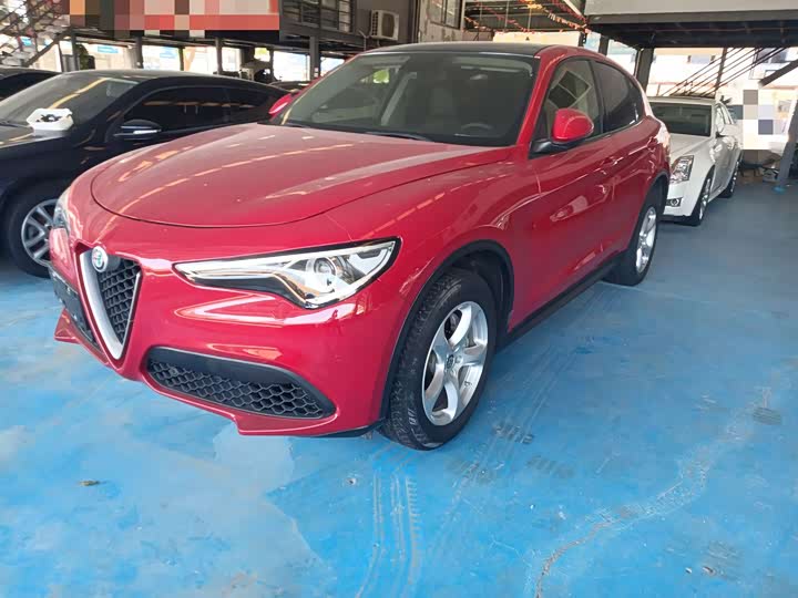 Alfa Romeo Stelvio 2017 2.0T 200HP jing ying ban