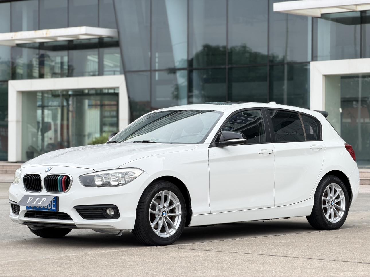 BMW 1 Series 2015 118i Leading