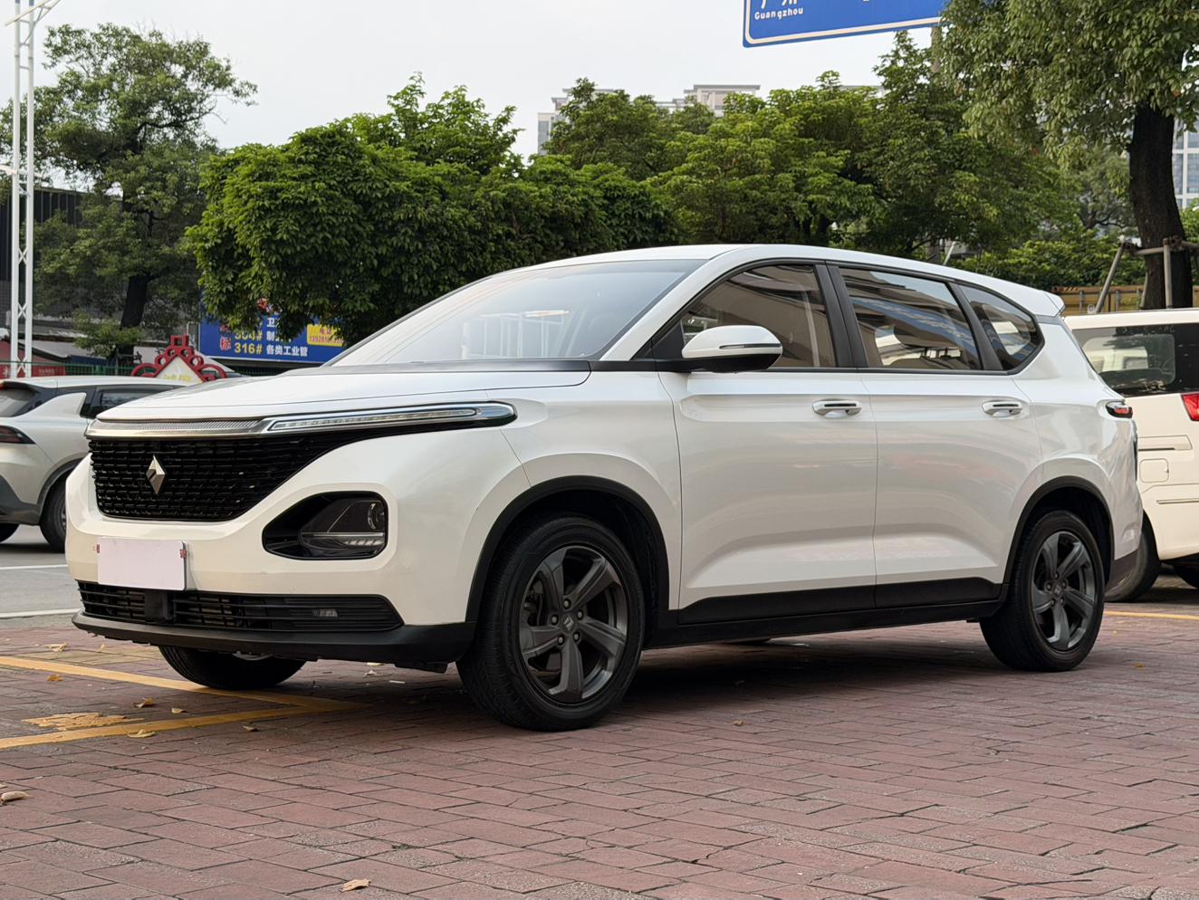 Baojun RM-5 2019 1.5T CVT 24 xiao shi zai xian Elite 6 seats