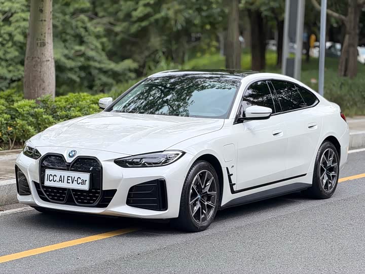 BMW i4 2023 eDrive35