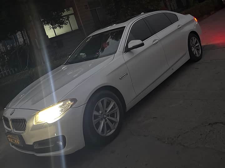 BMW 5 Series 2014 520Li dian ya xing