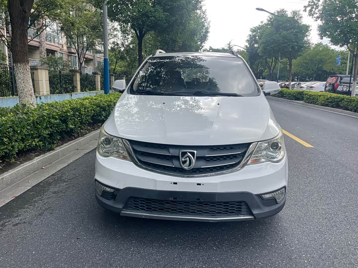 Baojun 730 2015 1.8L МКПП hao hua dao hang ESP ban 7 seats
