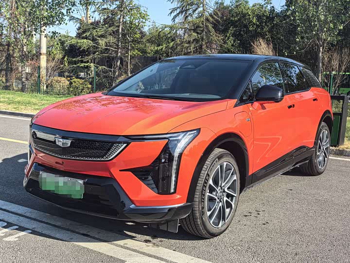 Cadillac Optiq 2024 AWD zhang xu hang ban