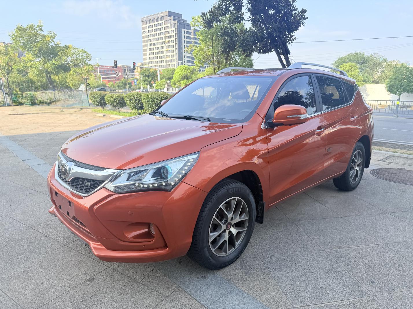 BYD Song 2016 gai shi ban 1.5TI МКПП Leading