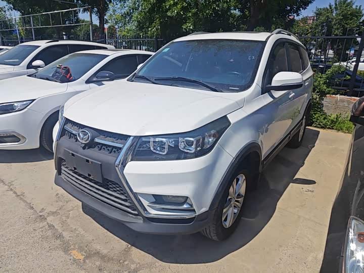 BAIC Huansu S3 2016 S3L 1.5L МКПП zun xiang xing