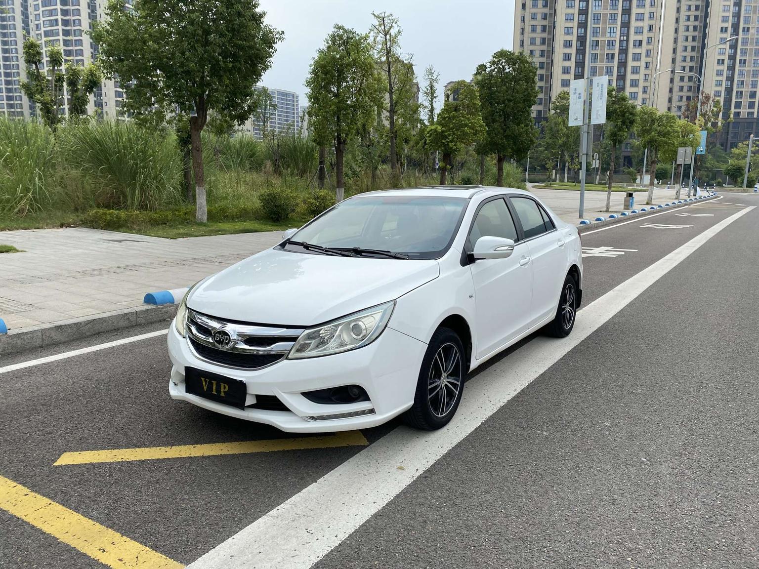 BYD su rui 2015 gai 1.5L МКПП Люкс
