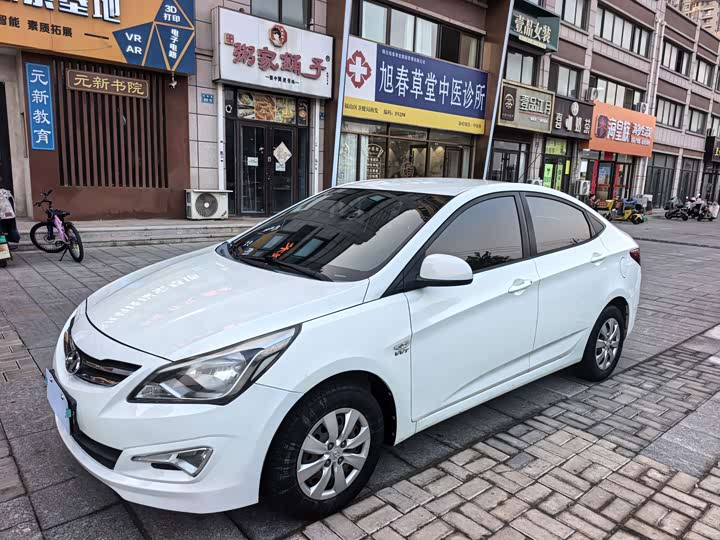 Hyundai Solaris 2014 1.4L МКПП zhi neng xing GLS