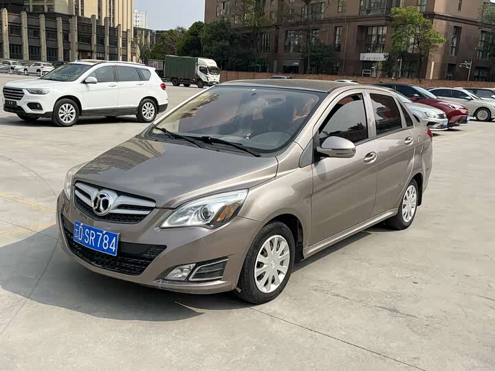 BAIC E xi lie 2013 san xiang 1.3L МКПП te hui ban