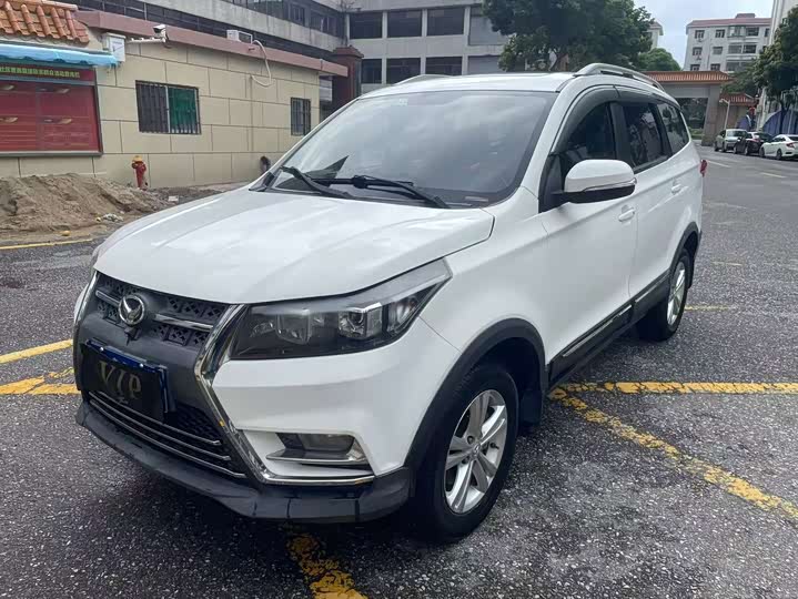 BAIC Huansu S3 2016 S3 L 1.5L МКПП Премиум