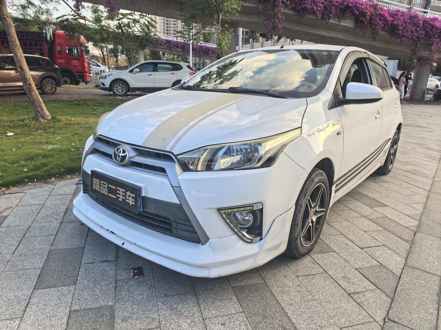 Toyota YARIS L Yaris L 2015 1.5E АКПП mei dong ban