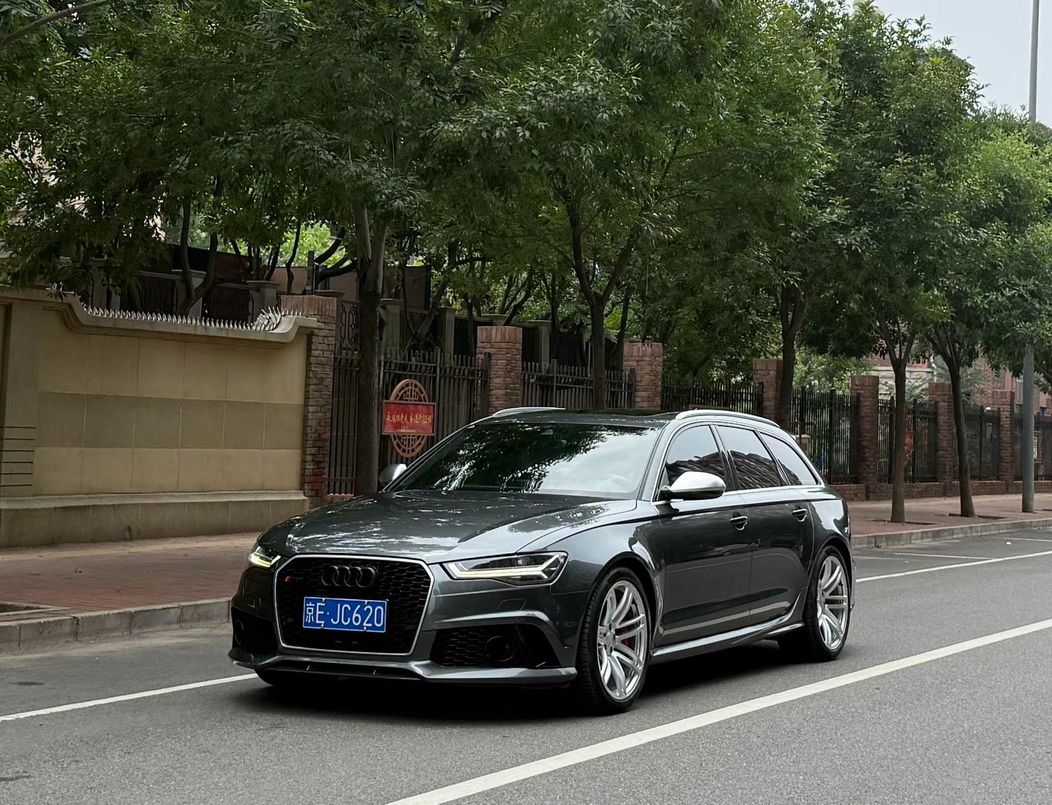 Audi RS 6 2016 RS 6 4.0T Avant