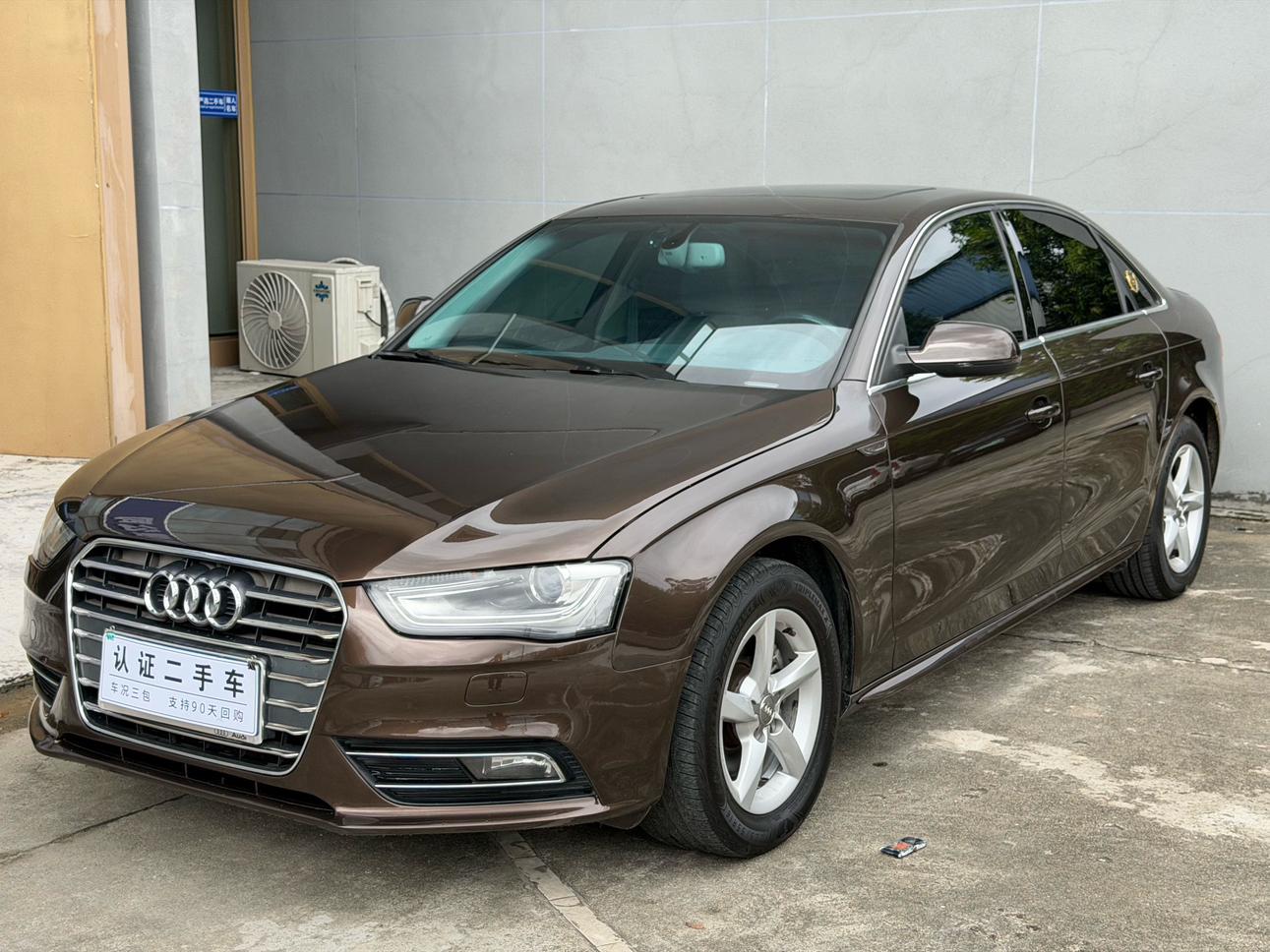 Audi A4L 2016 30 TFSI dian cang ban АКПП Комфорт