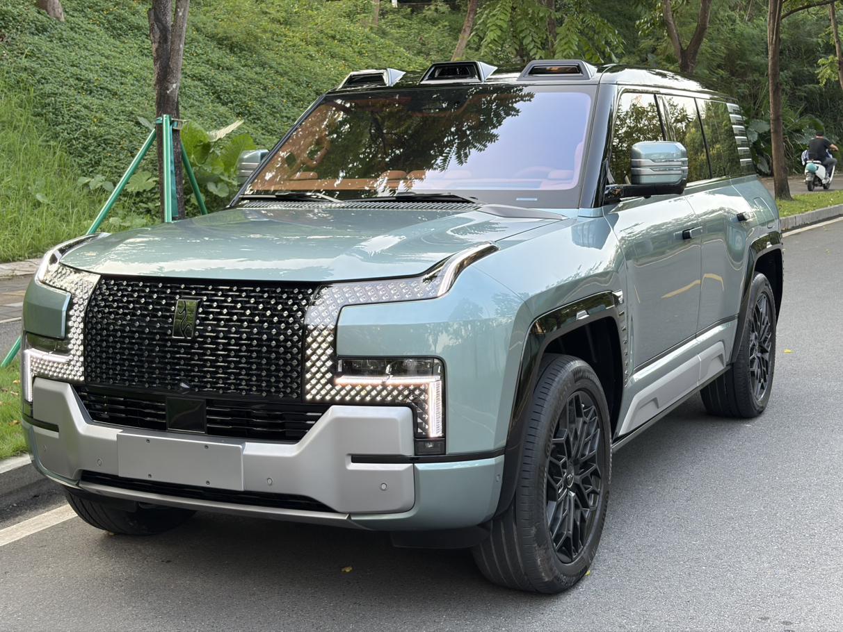 Yangwang U8 2023 Luxury