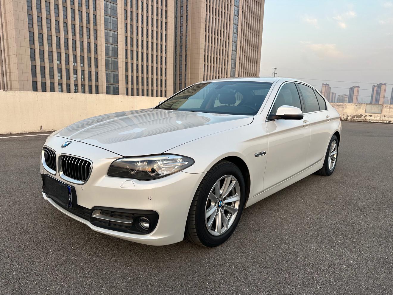 BMW 5 Series 2015 520i dian ya xing