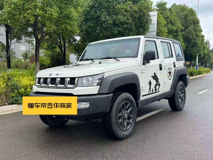BAIC BJ BAIC Off-road BJ40 2016 40L 2.0T МКПП liang qu Luxury