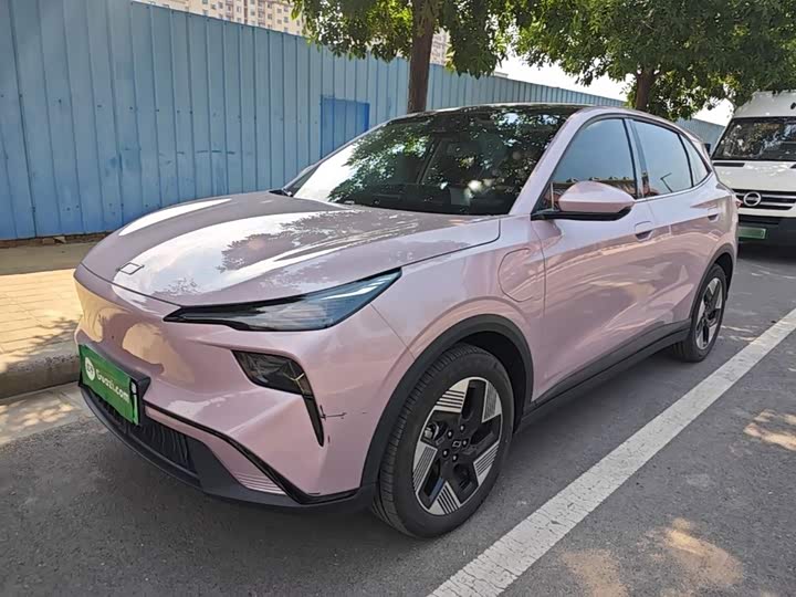 Bestune yue yi 03 2025 565km zhen xiang ban