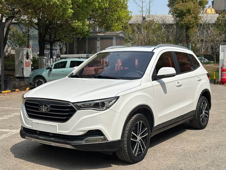 Bestune X40 2018 wang hong ban 1.6L АКПП Люкс