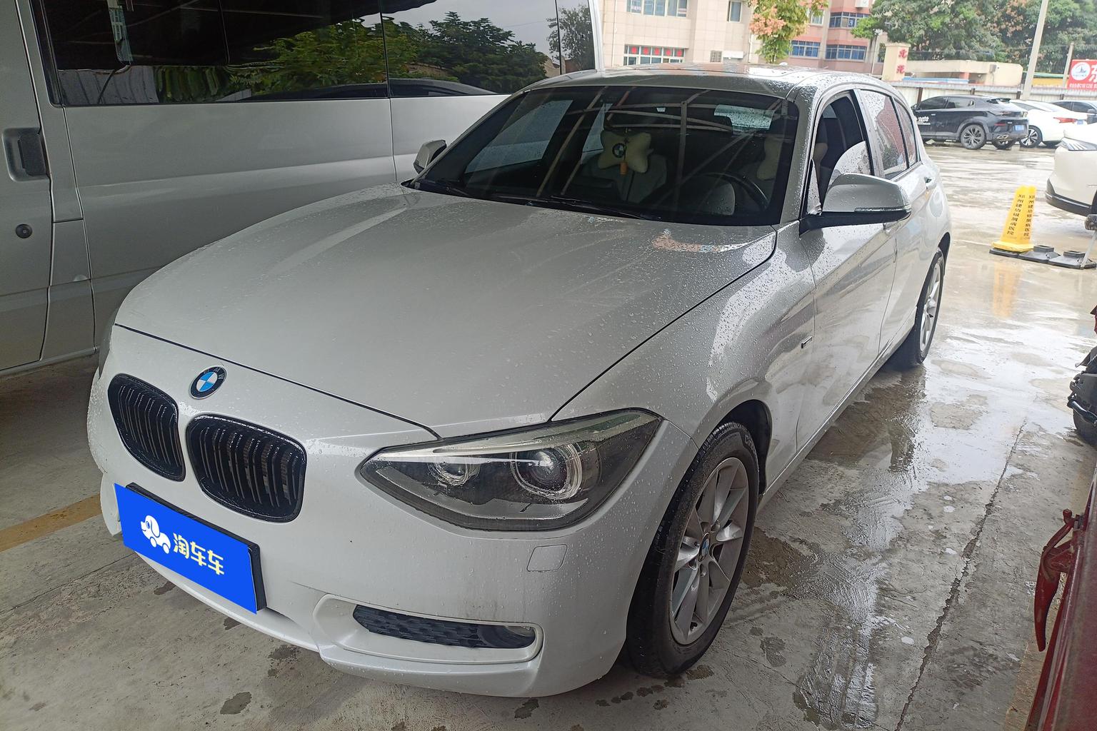 BMW 1 Series 2013 gai 116i Leading