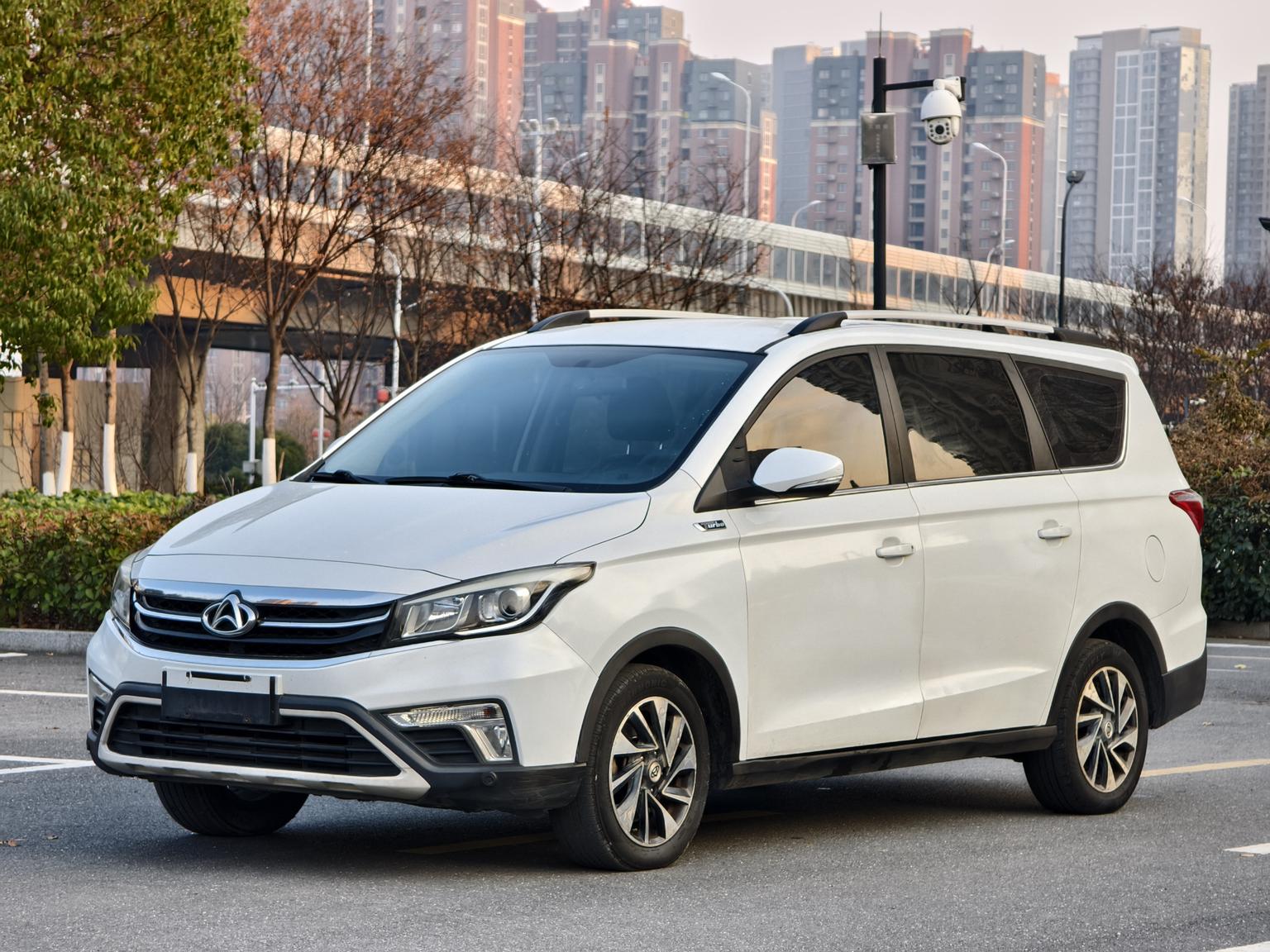 Changan Oshan A800 2019 1.5T МКПП Elite guo V