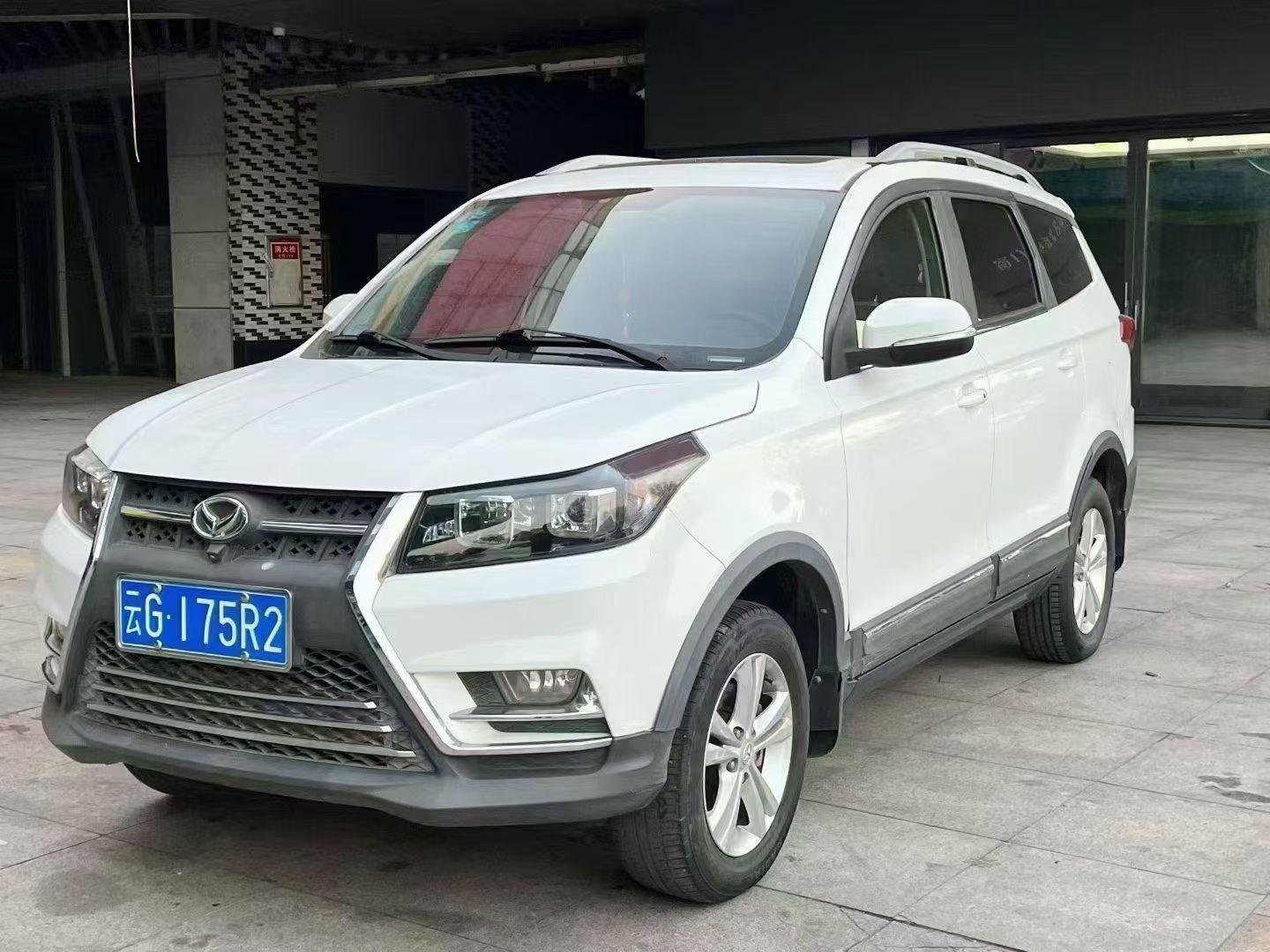 BAIC Huansu S3 2016 S3 L 1.5L МКПП Премиум