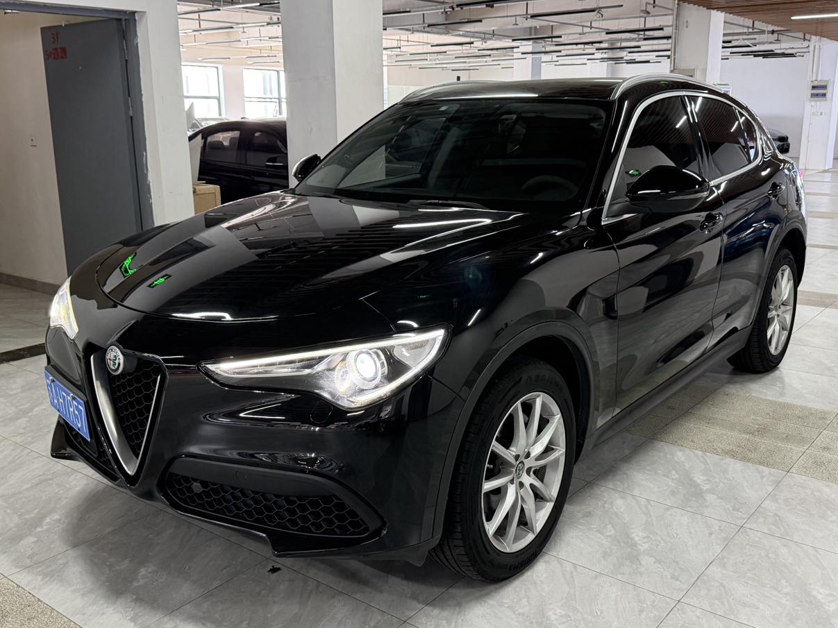 Alfa Romeo Stelvio si tan wei 2017 2.0T 200HP Luxury