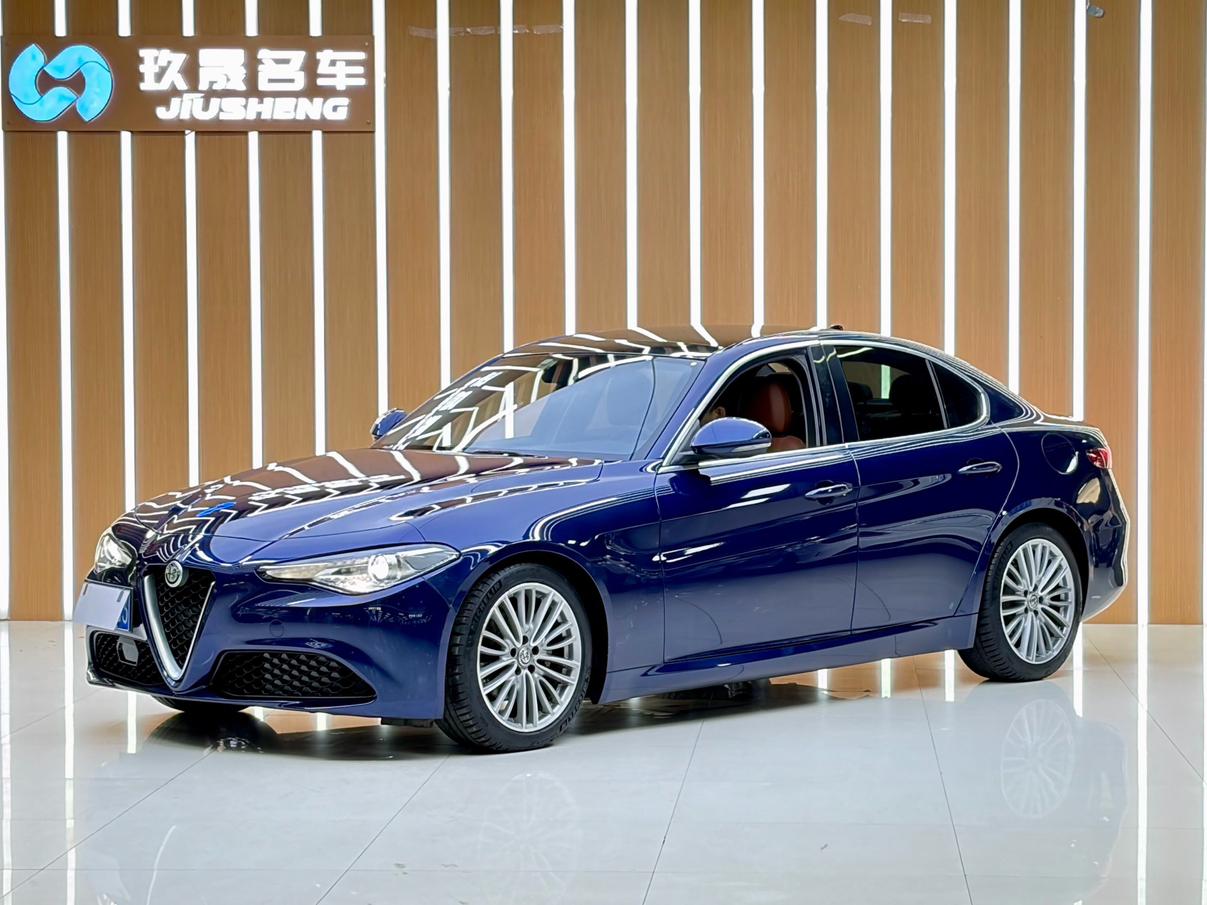 Alfa Romeo Giulia 2017 2.0T 200HP Luxury