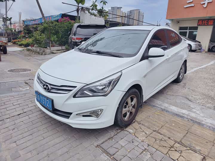 Hyundai Solaris 2014 1.4L АКПП zhi neng xing GLS