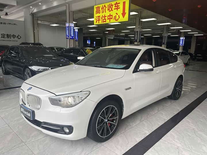 BMW 5 Series GT 2014 528i Leading