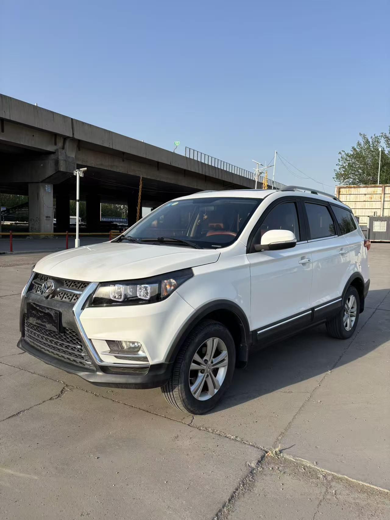 BAIC Huansu S3 2016 S3 L 1.5L МКПП Премиум