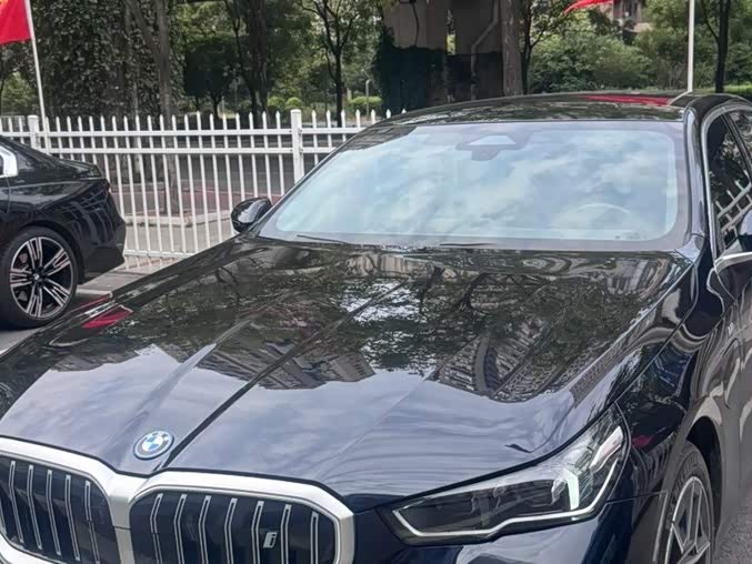 BMW i5 2024 eDrive 35L M Sport package