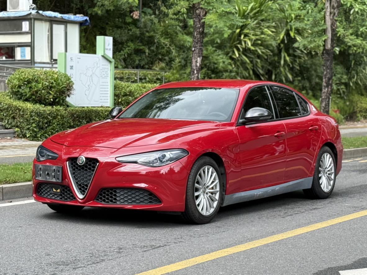 Alfa Romeo Giulia 2017 2.0T 200HP jing ying ban